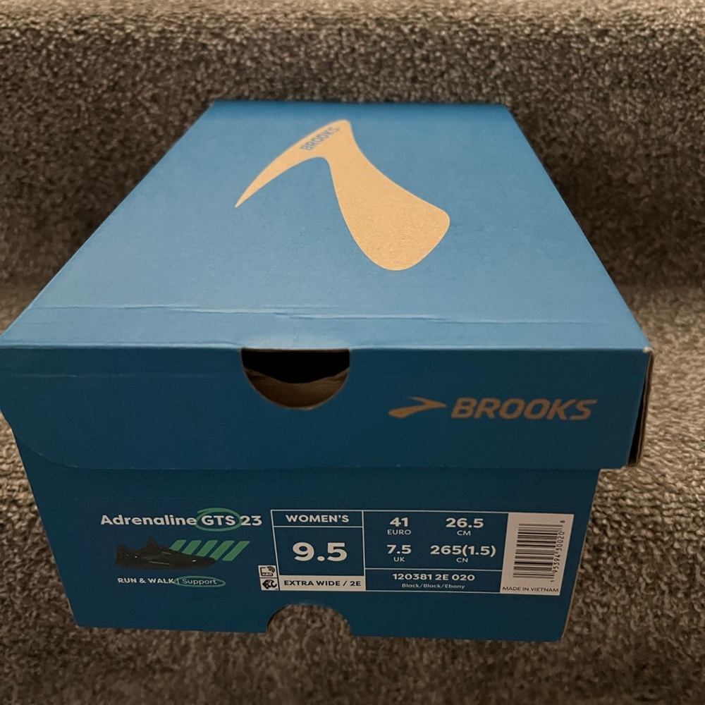 Worn only once. Brooks Adrenaline GTS 23 Women's Shoes - Black